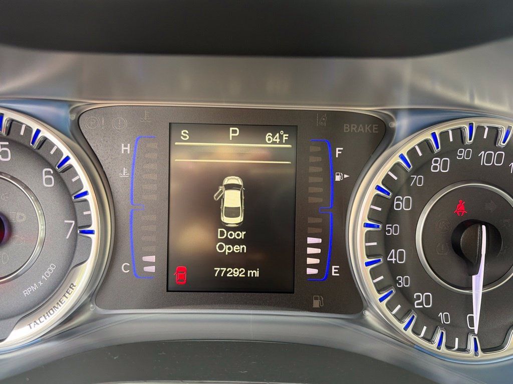 Used 2015 Chrysler 200 Limited w/ Convenience Group FWD image 21