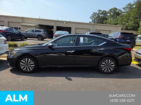Used 2025 Nissan Altima 2.5 SV FWD image 3