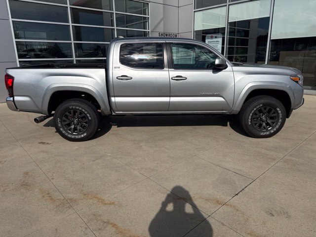 Used 2023 Toyota Tacoma SR5 AWD/4WD image 12