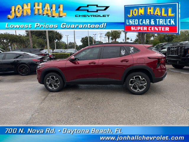 Used 2024 Chevrolet Trax LT w/ Driver Confidence Package FWD image 4