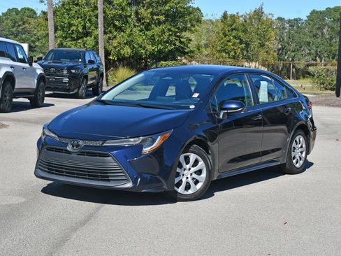 Certified 2023 Toyota Corolla LE image 6