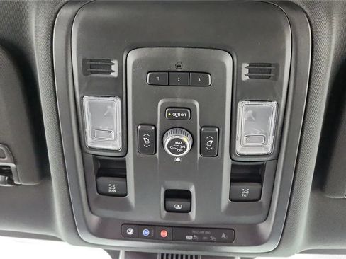 Used 2023 Chevrolet Tahoe LT w/ LT Signature Package AWD/4WD image 32