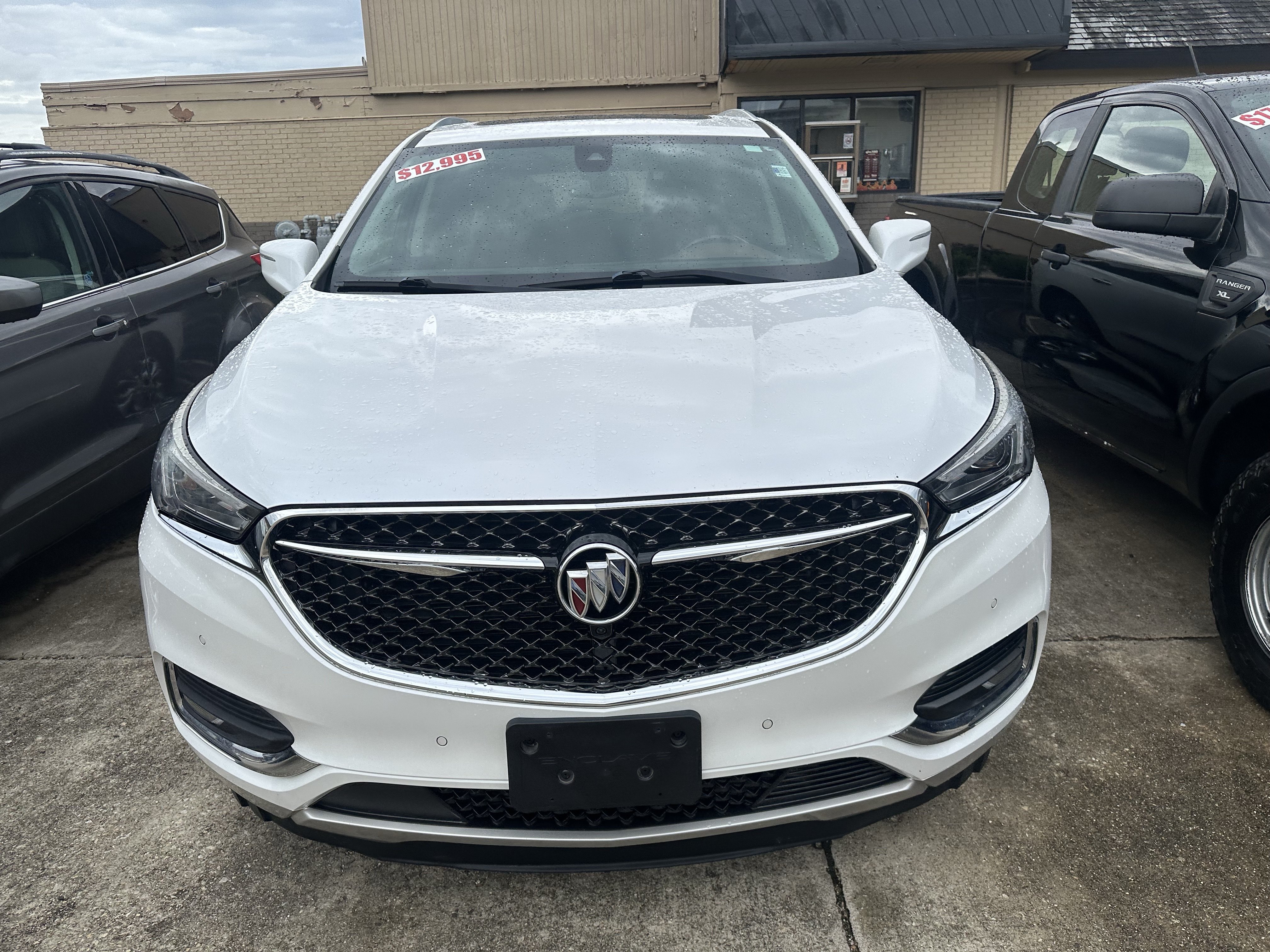 Used 2018 Buick Enclave Avenir w/ Avenir Technology Package AWD/4WD image 4