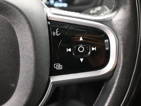 Used 2018 Volvo XC90 T6 Momentum w/ Convenience Package AWD/4WD image 18