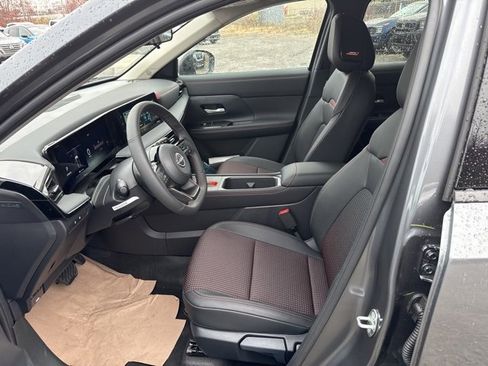 New 2026 Nissan Kicks SR w/ SR Premium Package image 10