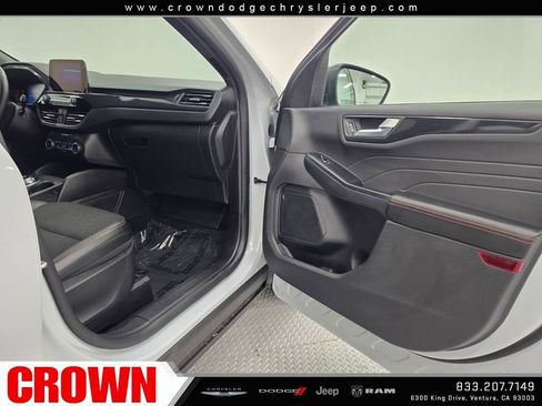 Used 2025 Ford Escape ST-Line FWD image 13