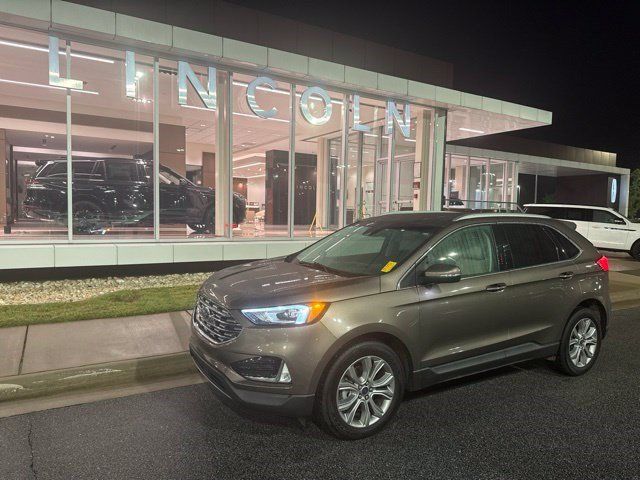 Used 2019 Ford Edge Titanium FWD image 1