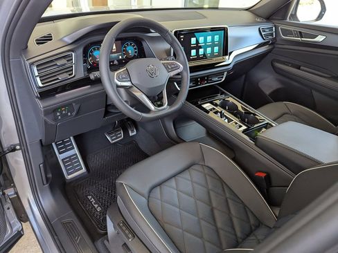 New 2026 Volkswagen Atlas Cross Sport SEL Premium R-Line AWD/4WD image 11
