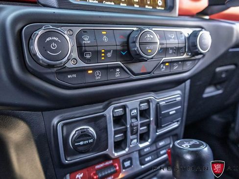 Used 2018 Jeep Wrangler Unlimited Rubicon AWD/4WD image 41