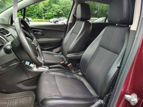 Used 2016 Chevrolet Trax LT w/ LT Convenience Package FWD image 8