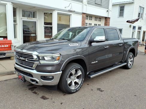 Used 2021 RAM 1500 Laramie AWD/4WD image 2
