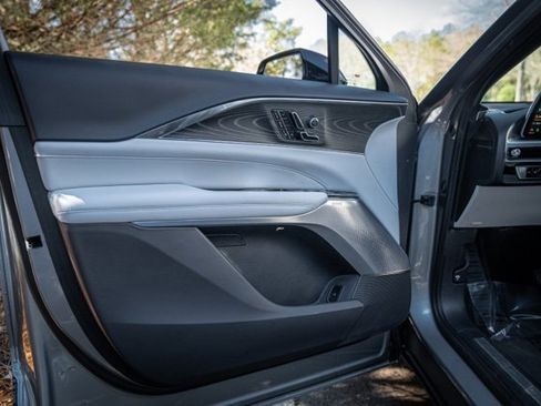 Used 2024 Cadillac Lyriq Sport image 38