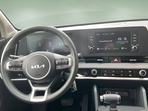 Used 2024 Kia Sportage LX image 13