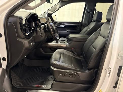 Used 2023 Chevrolet Silverado 1500 LTZ w/ LTZ Convenience Package II AWD/4WD image 14