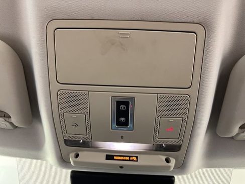 Used 2020 Jaguar E-PACE SE image 35