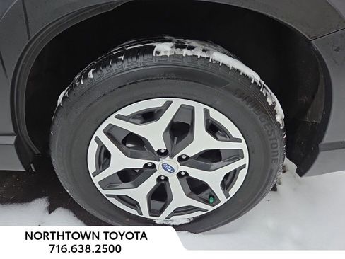 Used 2022 Subaru Forester Premium image 7