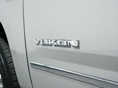 Used 2018 GMC Yukon SLE w/ SLE Value Package AWD/4WD image 12