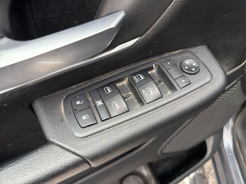 Used 2019 RAM 1500 Big Horn image 15