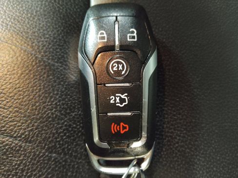 Used 2017 Ford Explorer XLT w/ Equipment Group 202A image 32