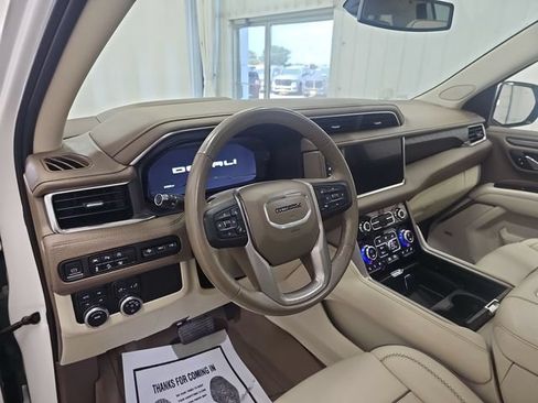 Used 2023 GMC Yukon XL Denali AWD/4WD image 39
