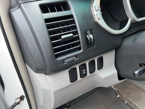 Used 2005 Toyota 4Runner SR5 image 20