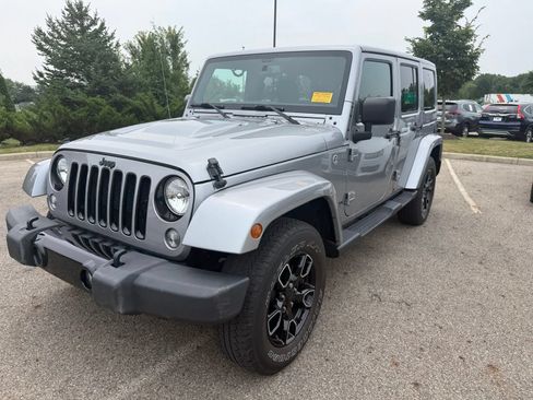 Used 2018 Jeep Wrangler Unlimited Sahara AWD/4WD image 1