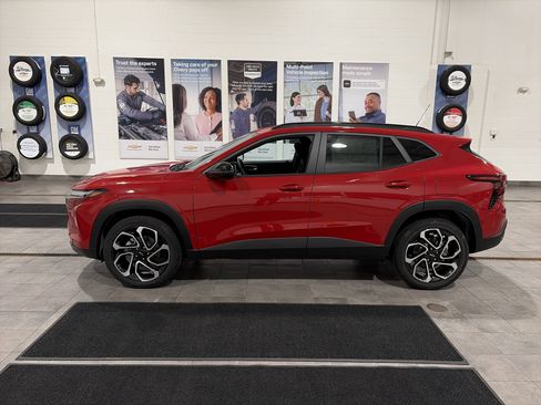 New 2026 Chevrolet Trax RS w/ Sunroof Package image 7