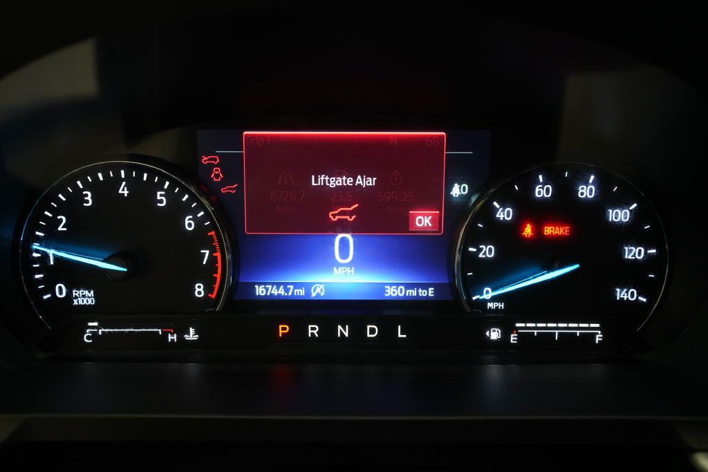 Used 2024 Ford Explorer XLT w/ Class IV Trailer Tow Package AWD/4WD image 2
