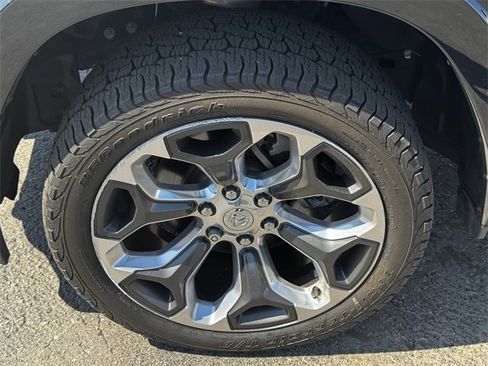 Used 2023 RAM 1500 Limited w/ Body Color Bumper Group image 10