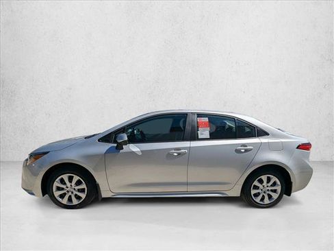 Used 2026 Toyota Corolla LE FWD image 5