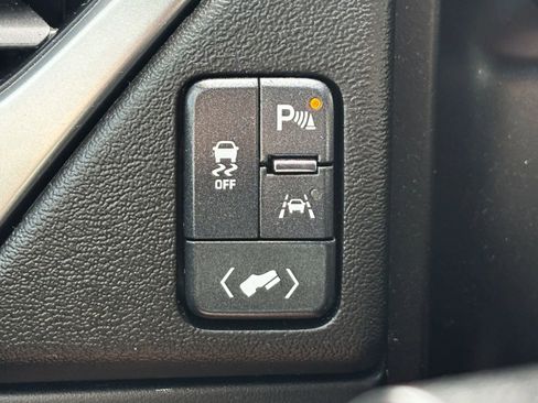 Used 2019 Chevrolet Suburban LT image 21