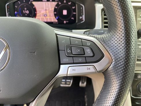 Used 2022 Volkswagen Atlas SEL R-Line image 17