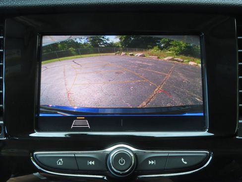 Used 2022 Buick Encore Preferred image 5