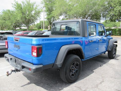 Used 2024 Jeep Gladiator Sport AWD/4WD image 6