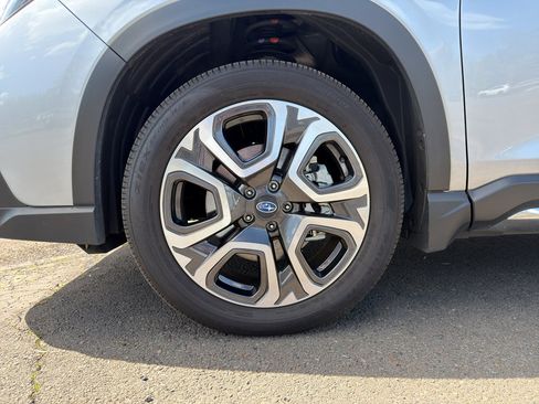 Used 2025 Subaru Ascent Touring w/ Popular Package #1 AWD/4WD image 6