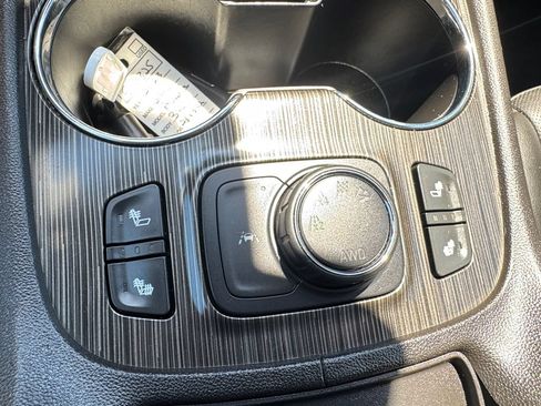 Used 2023 GMC Acadia SLT AWD/4WD image 31