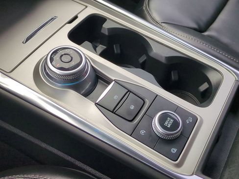 Certified 2021 Ford Explorer XLT w/ Equipment Group 202A image 37