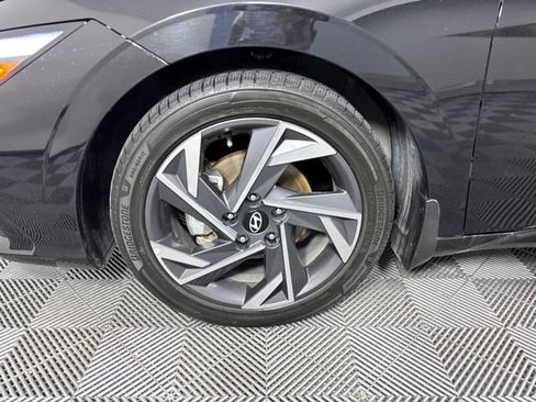 Used 2024 Hyundai Elantra SEL w/ Convenience Package FWD image 10