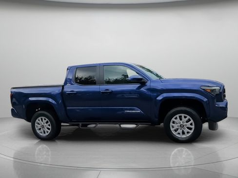 Used 2025 Toyota Tacoma SR5 RWD image 33