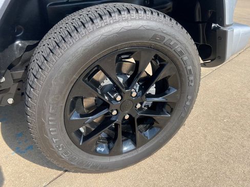 Used 2023 Jeep Wrangler Altitude image 10