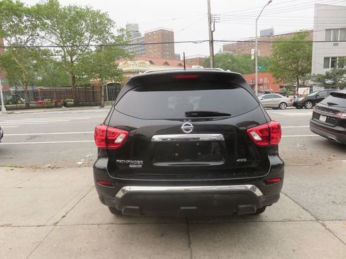 Used 2018 Nissan Pathfinder 4WD image 8