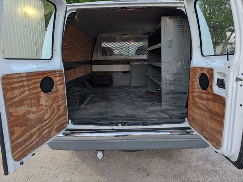 Used 1997 Ford E-250 and Econoline 250 Heavy-Duty RWD image 22