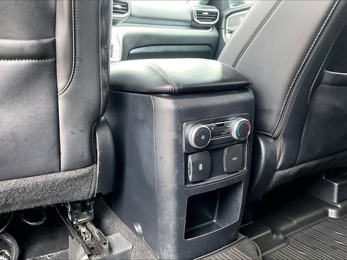 Used 2021 Ford Explorer XLT w/ Equipment Group 202A AWD/4WD image 36