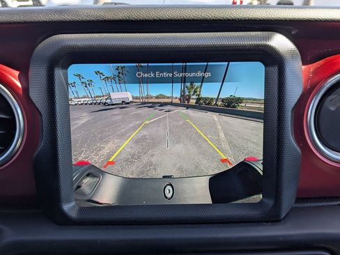 Used 2022 Jeep Gladiator Rubicon w/ Cold Weather Group image 22