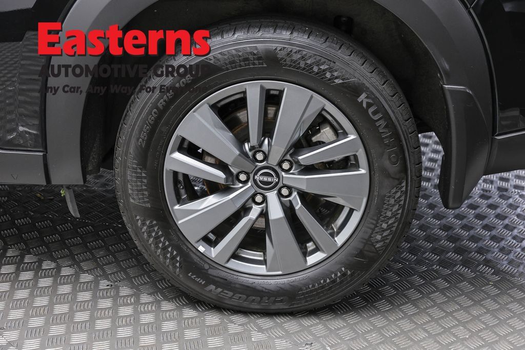 Used 2024 Nissan Pathfinder S AWD/4WD image 8