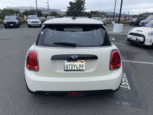 Used 2019 MINI Cooper 2-Door Hardtop image 4