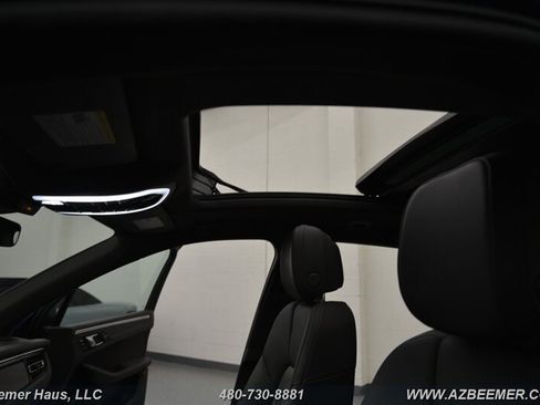 Used 2023 Porsche Macan image 36