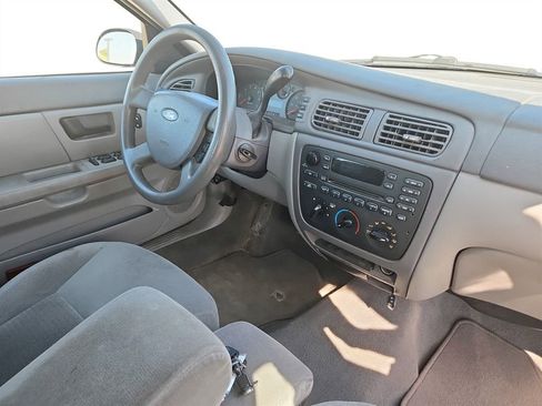 Used 2006 Ford Taurus SE FWD image 16