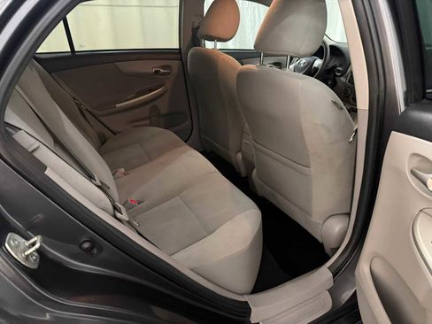 Used 2013 Toyota Corolla LE image 25