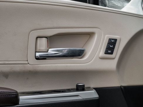 Used 2022 Toyota Sienna Platinum image 57